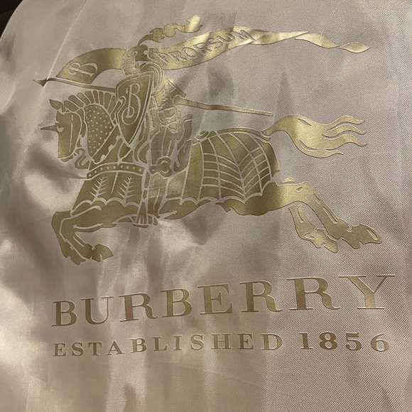 Burberry Hooded Short Showerproof Trench
Coat - Picture 10 of 16